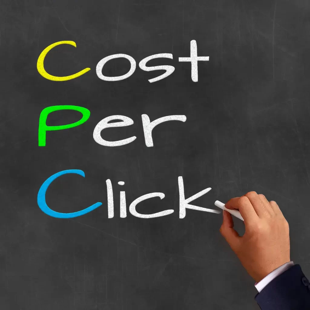 Imagen con de una persona escribiendo Cost per click